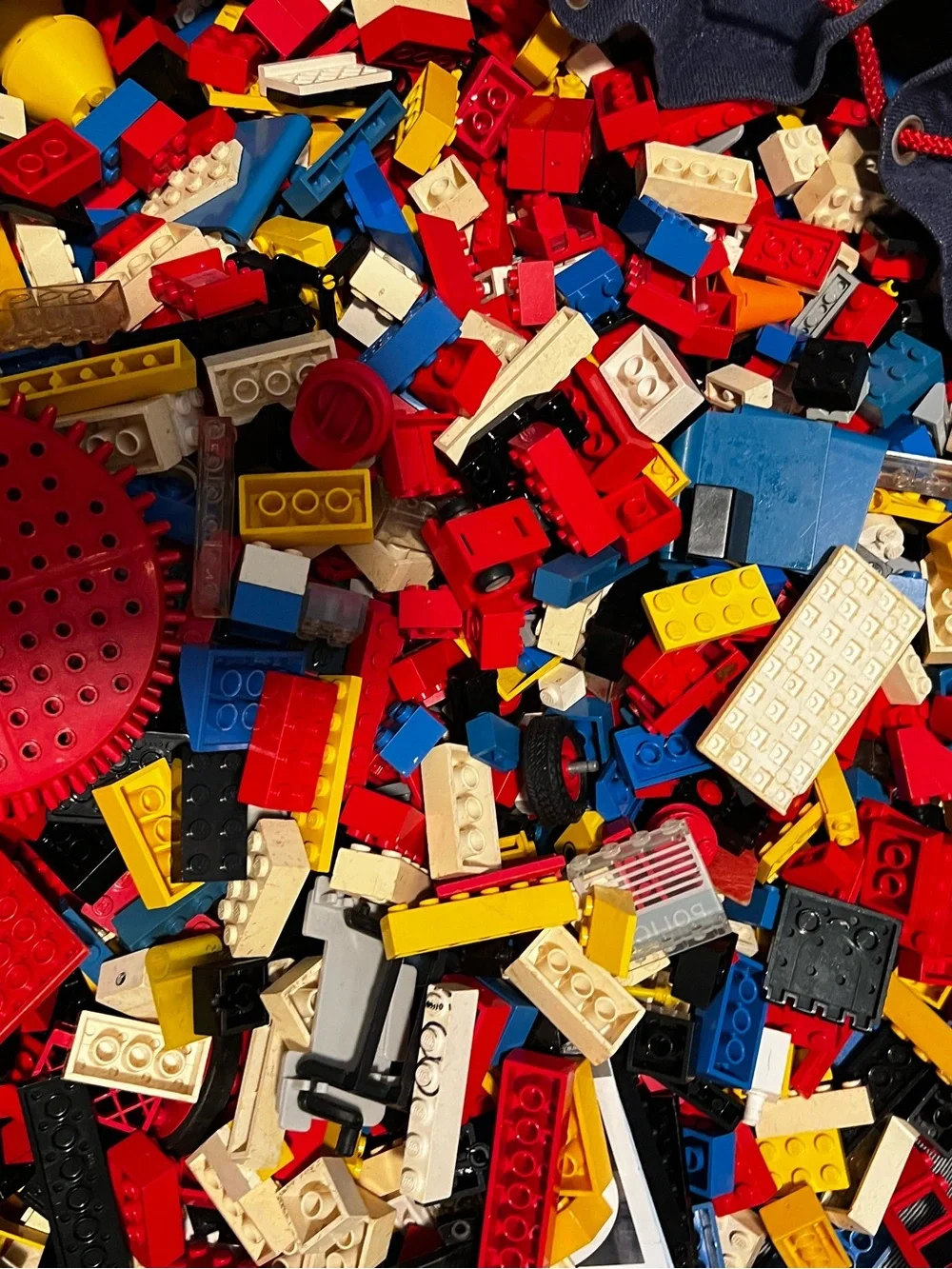 Assorted Lego Building Blocks / approx 4 Pounds